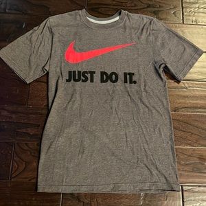 Nike T Shirt
